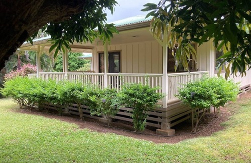 Hawi House | Hawi Hideaway, quiet home in small country town
