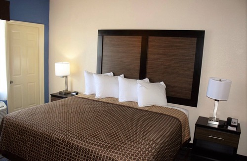 St. Andrews Hotel | Hawthorn Suites by Wyndham Columbia