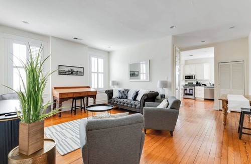 Fan District House | Heart of the Fan: 2BR/2BA Strawberry Street Stay