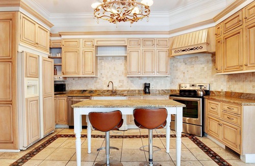 Historic Downtown Savannah House | Heated Pool Access | 5*Clean | Flex Cancelation