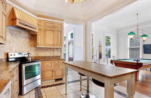 Historic Downtown Savannah House | Heated Pool Access | 5*Clean | Flex Cancelation