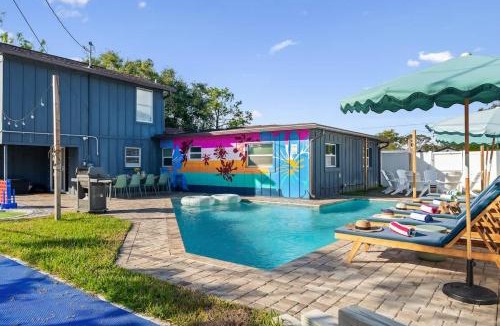 Clearwater House | Heated Pool Fire Pit BBQ Mini Golf Bowling
