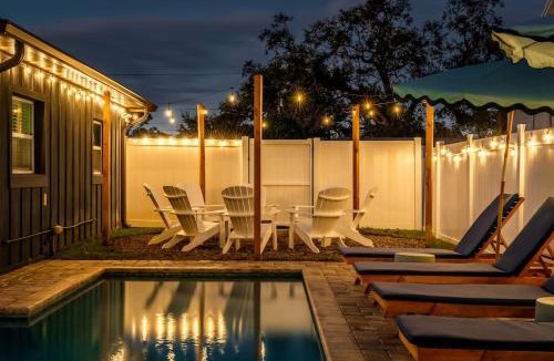 Clearwater House | Heated Pool Fire Pit BBQ Mini Golf Bowling