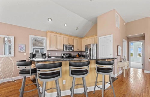Nags Head House | 💥Heated Pool Included! Hot Tub💥Semi Ocean Front! 5 Minute Walk to Beach💥Pets