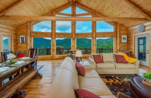 Burnsville Cabin | Heavenly Heights Lodge Hot Tub Theater Game Room Pet Friendly Elopements
