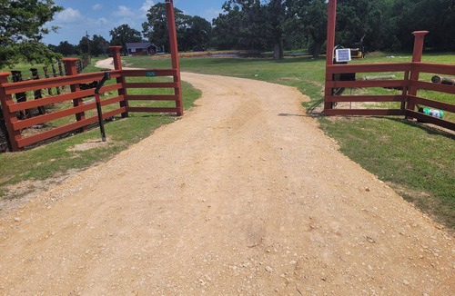 Burton House | Heritage House Retreat: Burton, Texas 6 guests 3 bedrooms 4 beds 2 full baths