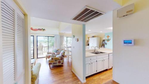 Pawleys Island House | Heron Marsh Escape Split Level Villa Lake Views