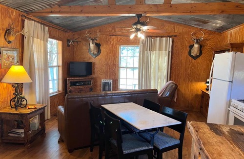 Llano House | Hickory Ridge Hideaway Cabin - Romantic, Peaceful