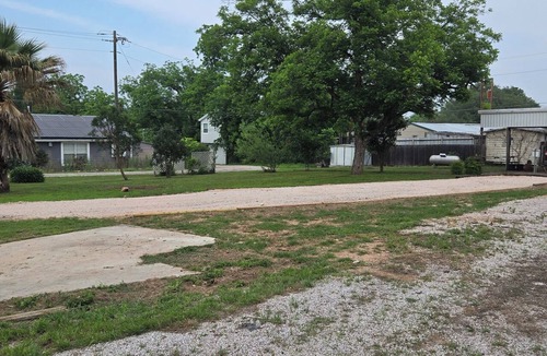 Kingsland RV Rental | Hidden Cove RV Site On Lake LBJ.