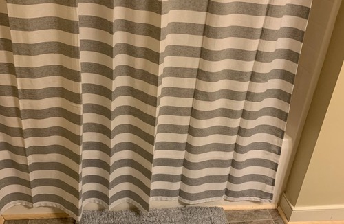 Fentress Apartment | "Hidden Gem overlooking "Coffee Shop" 20 mins from Beach-Pet Friendly