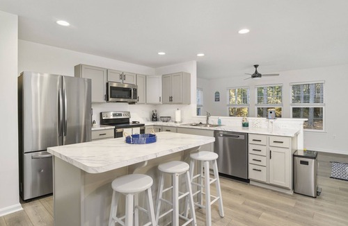 Captain's Cove House | Hidden Gem with community pool & more by Seaside Vacations & Sales