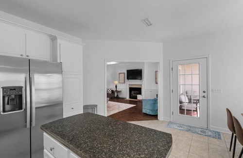 Dothan House | Hidden Lake Hideaway w/fenced in yard 3br 2 bath