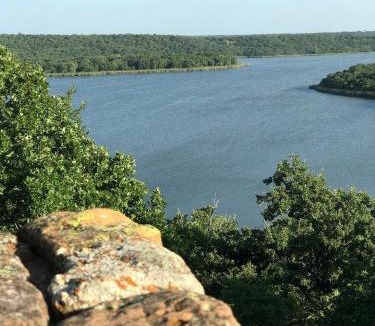 Weatherford House | Hidden Treasure Tiny Harvest House Forest Getaway 30 Min. West of Fort Worth