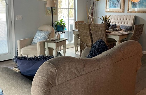 Myrtle Grove House | Hideaway Cottage with Private Heated Pool