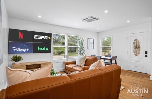 Clarksville House | High End 2BR 1BA East Austin Home Mins to Downtown Lady Bird by Austin Vacay