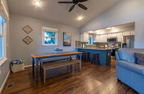 Semora House | High End Family-Friendly Waterfront Lake House with Dock and close to VIR