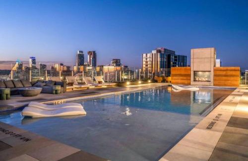 Rainey Street Historic District House | Highrise 1BR Luxe Suite near DT and Vibrant Rainey St