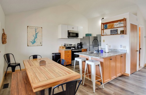 Seneca House | Hike & Fish: Lake Keowee Retreat w/Shared Dock!