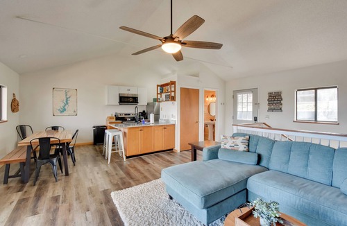 Seneca House | Hike & Fish: Lake Keowee Retreat w/Shared Dock!