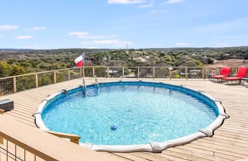 Burnet House | Hill Country & Biking Retreat