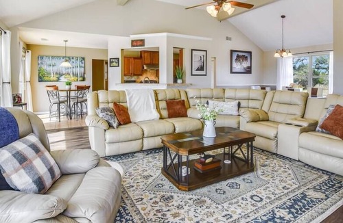 Burnet House | Hill Country & Biking Retreat
