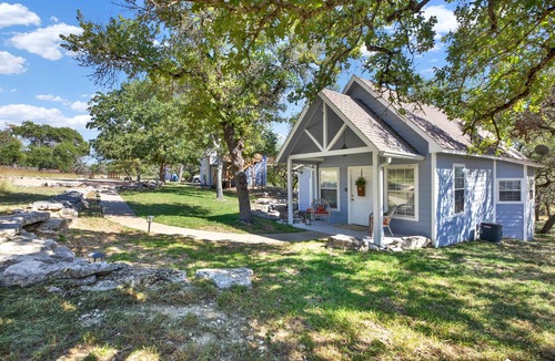 Fredericksburg Cottage | Hill Country Cottage; Gorgeous Views; Relax and unplug from city life.