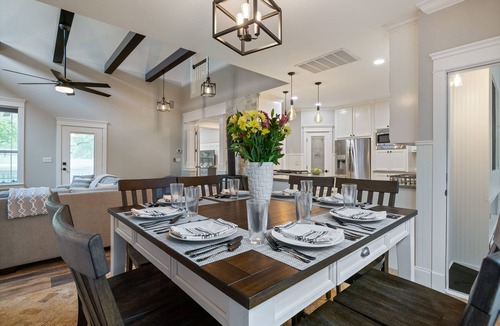 Henly House | 🌄 Hill Country Escape with Pool, Hot Tub & Game Room | Dream Ranch 🌿