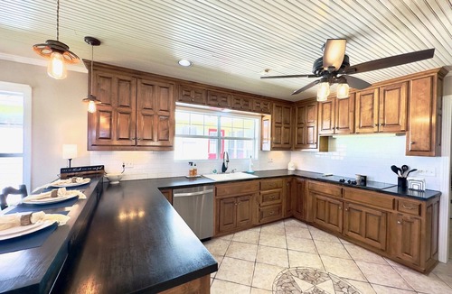 Center Point House | Hill Country Home; King & Queen Suites; Game Room, Office & Fire Pit - Kerrville