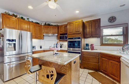 Horseshoe Bay House | Hill Country home with pool table, ping pong table & two terraces - dog-friendly