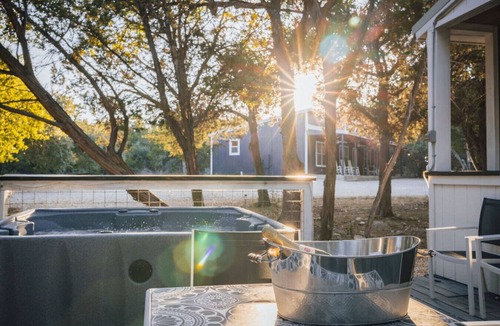 Driftwood House | Hill Country RV | Chiminea | Hot Tub