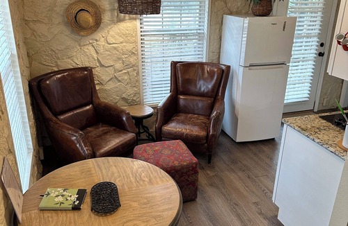 Bandera Cottage | Hilltop Bunkhouse, Historic Silver Spur Dance Hall, Texas Hill Country