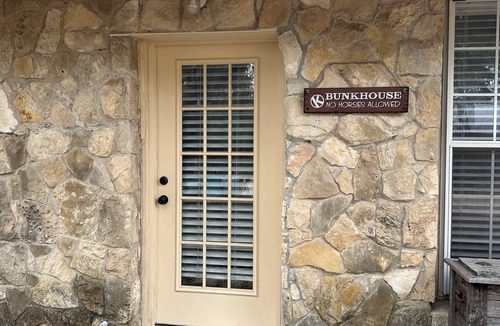 Bandera Cottage | Hilltop Bunkhouse, Historic Silver Spur Dance Hall, Texas Hill Country
