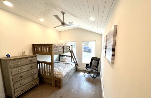 Leander House | Hilltop Hideaway on Lake Travis