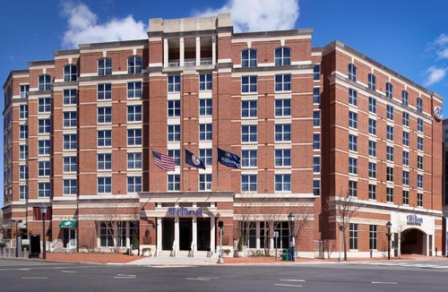 Old Town Alexandria Hotel | Hilton Alexandria Old Town