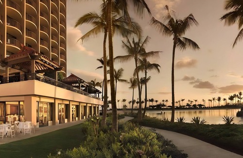 Honolulu Resort | Hilton Hawaiian Village Studio - Many Dates Available!