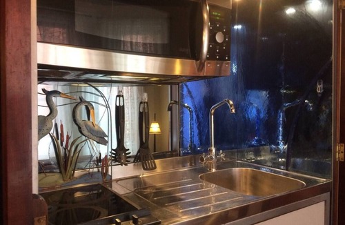 Dupont Circle House | Hip & Elegant Apartment - "Supreme" Location