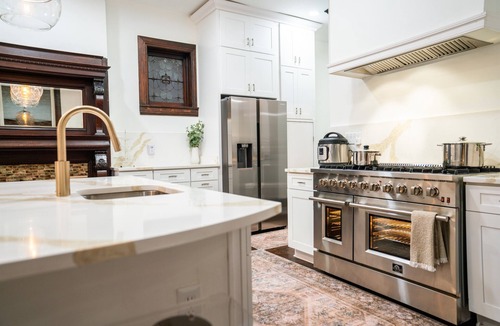 Shaw House | Historic-11BR/7.5BA-Parking+By Metro+Chefs Kitchen