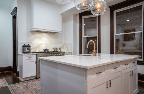 Shaw House | Historic-11BR/7.5BA-Parking+By Metro+Chefs Kitchen