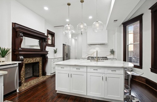 North Capitol Street House | Historic-7BR/4.5BA-Parking+By Metro+Chef's Kitchen