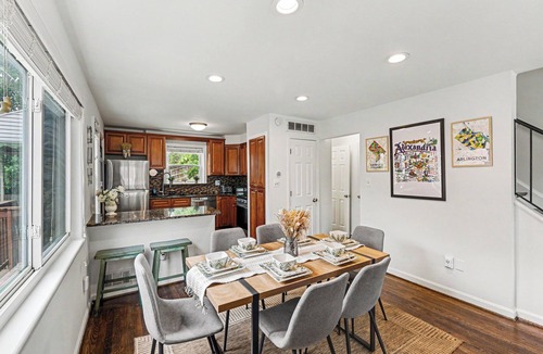 Seminary Hill House | Historic Alexandria Chic 4BR Retreat | Parking