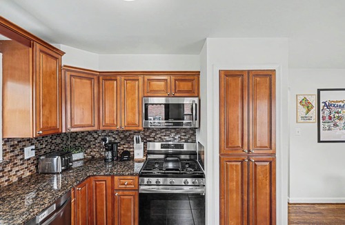 Seminary Hill House | Historic Alexandria Chic 4BR Retreat | Parking