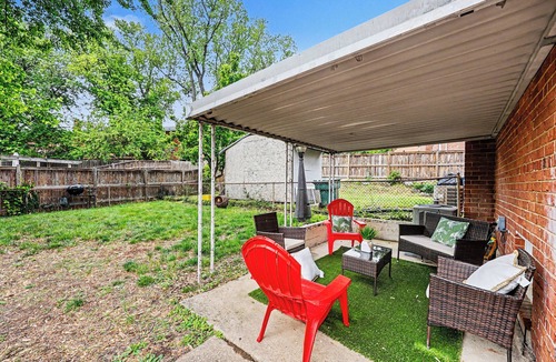 Seminary Hill House | Historic Alexandria Chic 4BR Retreat | Parking