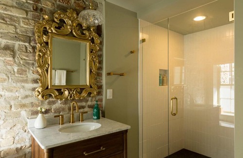 Harleston Village Bed & Breakfast | Historic B&B King Suite- Walk to King