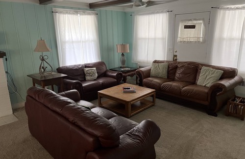 Willoughby Spit Cottage | Historic Beach Side Getaway - Pet friendly, WiFi by RedAwning