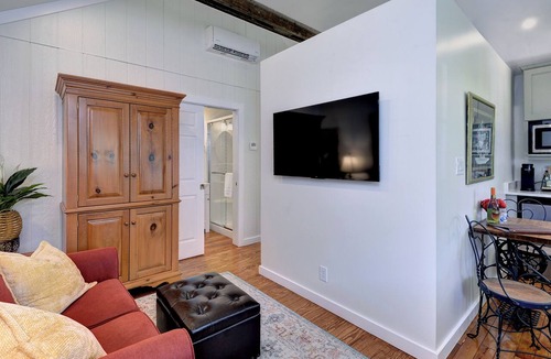 Barhamsville House | Historic Blisland, Est.1749. House & Cottage Retreat