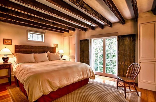South of Broad Bed & Breakfast | Historic Carriage House East Battery with off street parking!