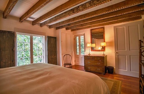 South of Broad Bed & Breakfast | Historic Carriage House East Battery with off street parking!