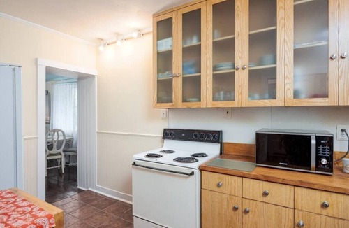 Harleston Village Apartment | Historic Charleston Gem