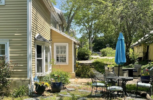 North Chesterfield Cottage | Historic cottage in Bon Air just 10 minutes from downtown