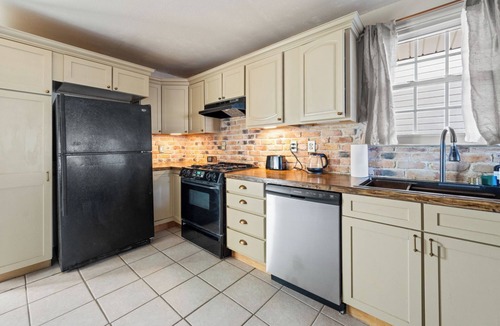 Wilmington House | Historic Family Escape Near Downtown, Romantic + Pet-Friendly